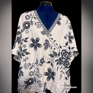 Shein Navy Blue and White Floral Blouse with flowy ruffled sleeves - Like new